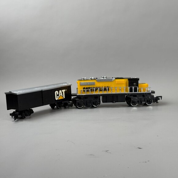 Caterpillar Yellow & Black Train Toy Set With Locomotive & Cargo Car Model - Picture 1 of 7